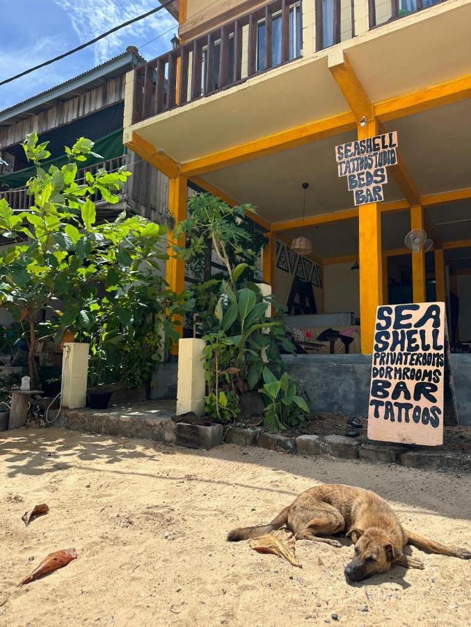 Seashell Guesthouse, Bar And Tattoos Koh Rong Sanloem Buitenkant foto